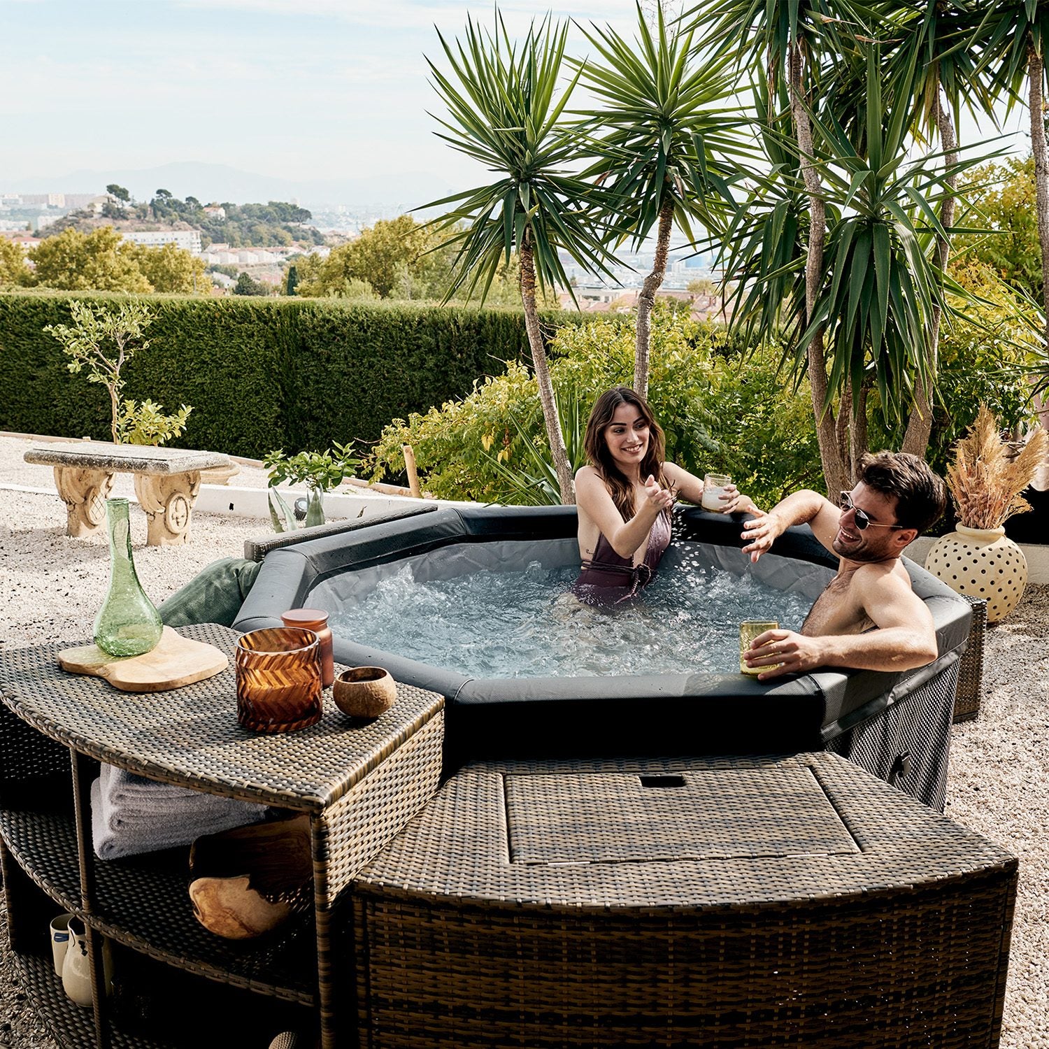 A friendly moment in the spa