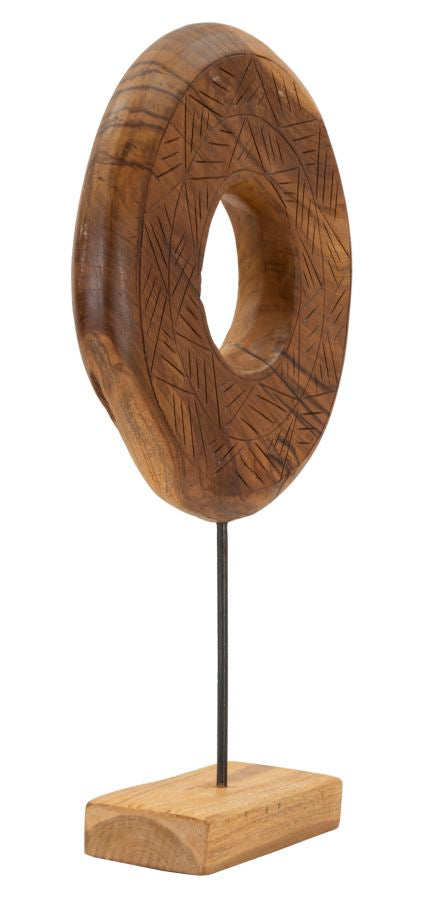 Dorat skulptur i återvunnen teak