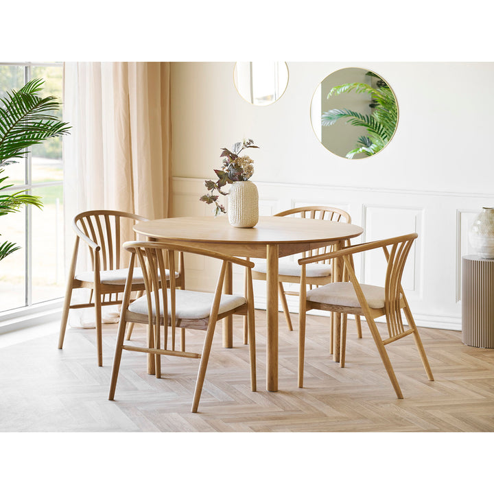 Agustin matstol från House Nordic med naturfärgad ek
