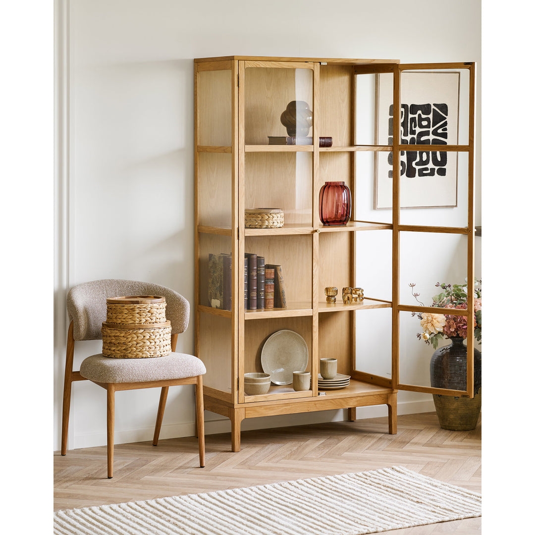 Cavi matstol från House Nordic med ljusa ben