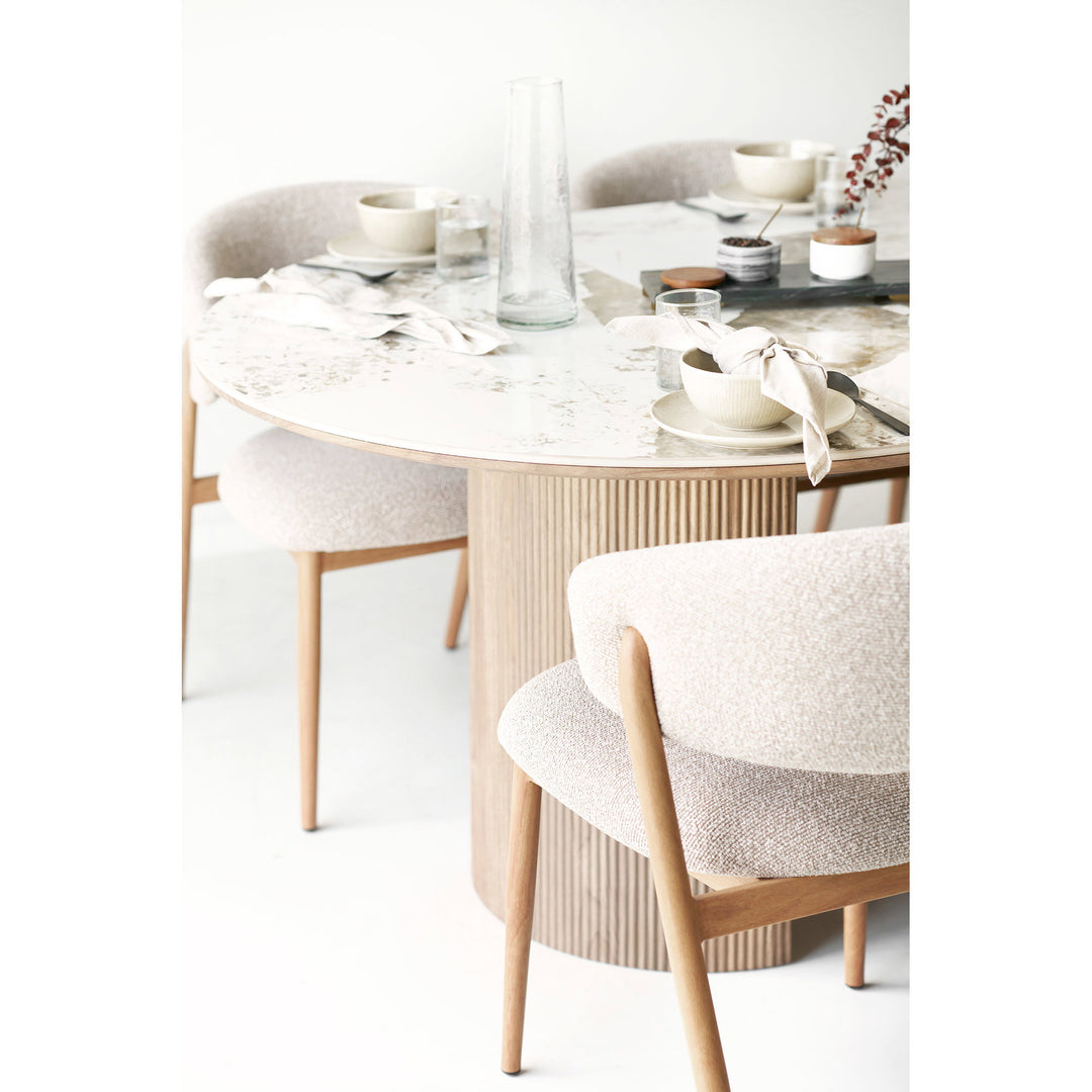 House Nordic Cavi matstol med sandfärgad sits