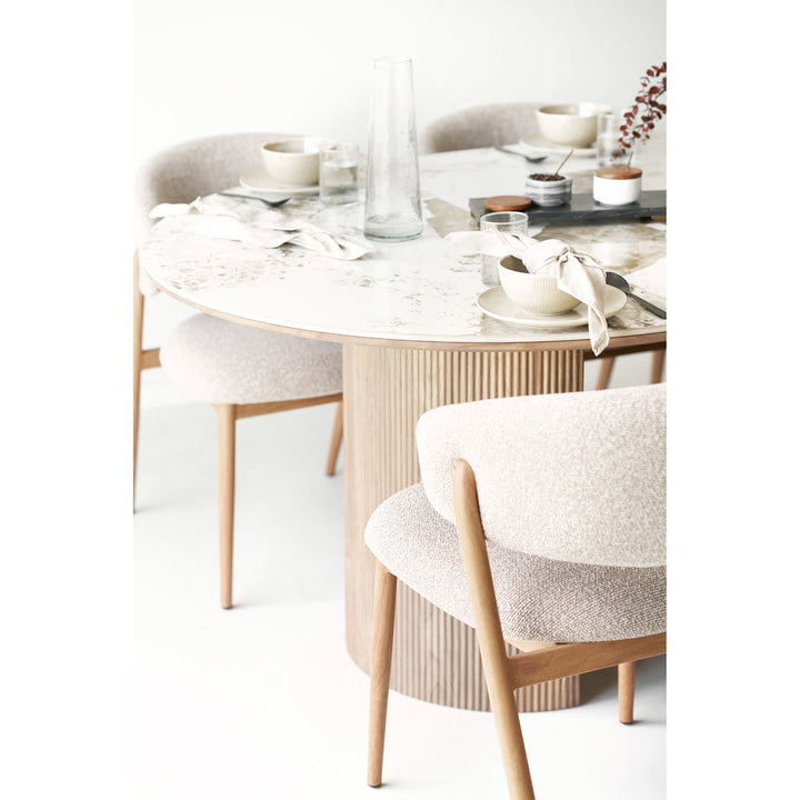 House Nordic Cavi matstol med sandfärgad sits