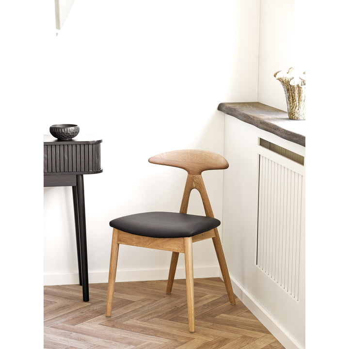 Lanuza matstol från House Nordic med naturfärgad ek