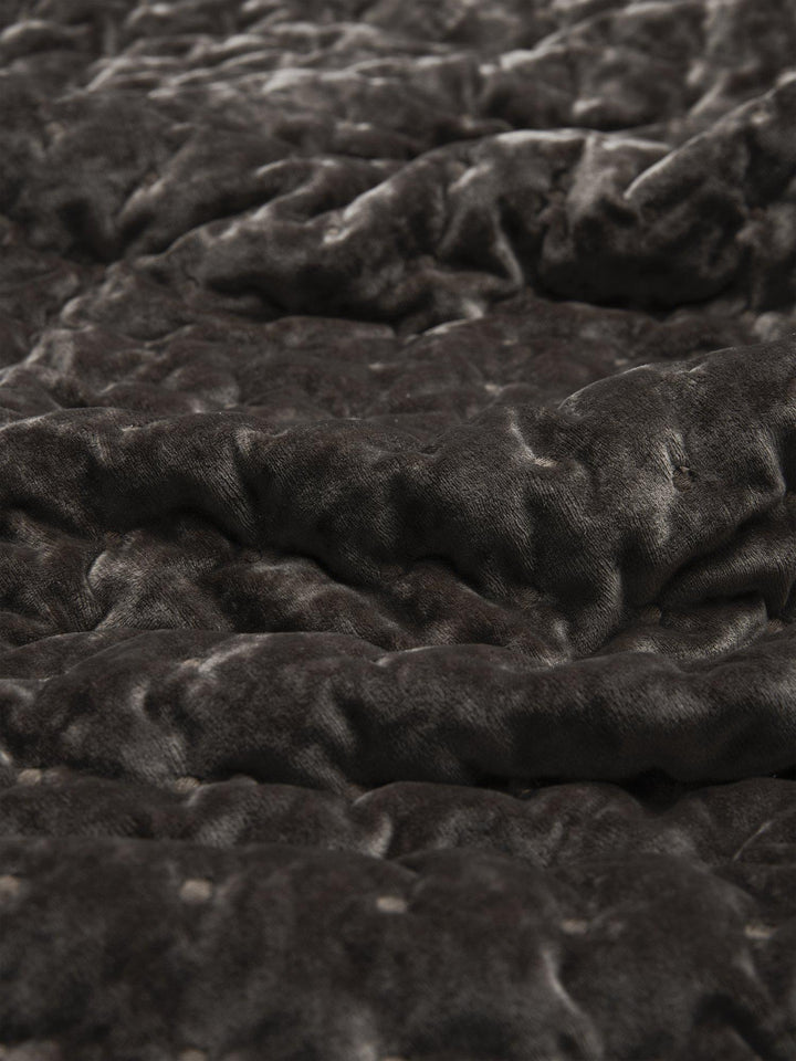Svanefors Cia överkast Mörkbrun 260×260 cm – detalj