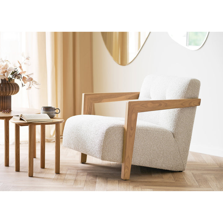 House Nordic Caracas loungestol beige med armstöd