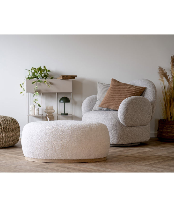 House Nordic Messina loungestol ljusgrå bouclé med snurrfunktion