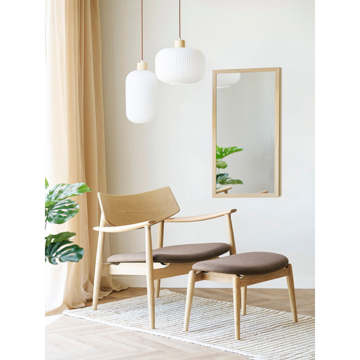 House Nordic Olvera loungefåtölj med fotpall natur/brun