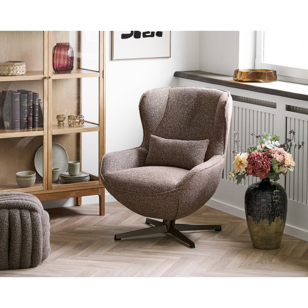 House Nordic Blenheim loungestol brun med snurrfunktion