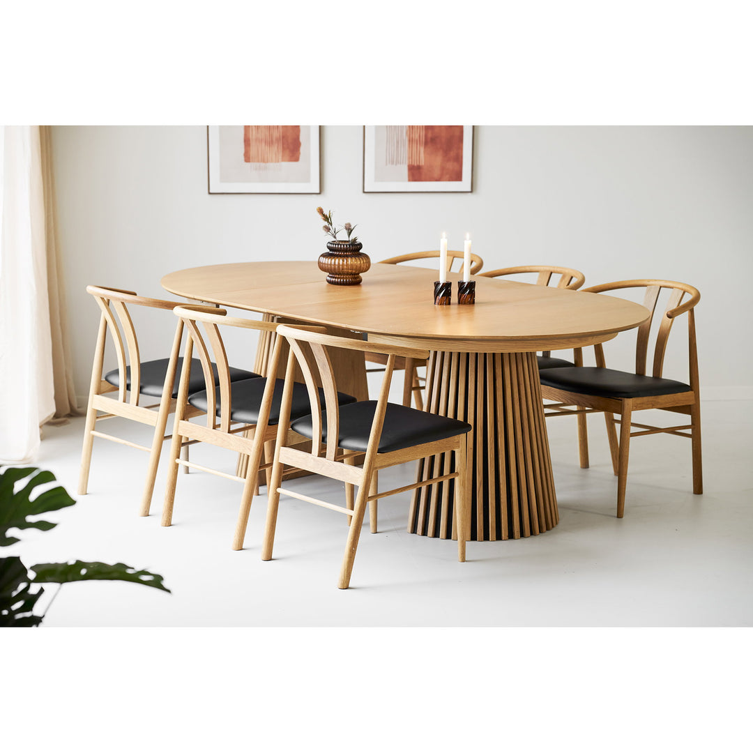 Artenara matstol naturfärgad ek med svart PU-sits