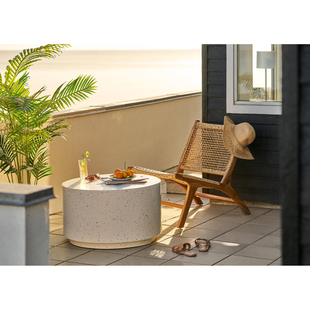 House Nordic Derby loungestol i naturfärgad teak och PE-rattan