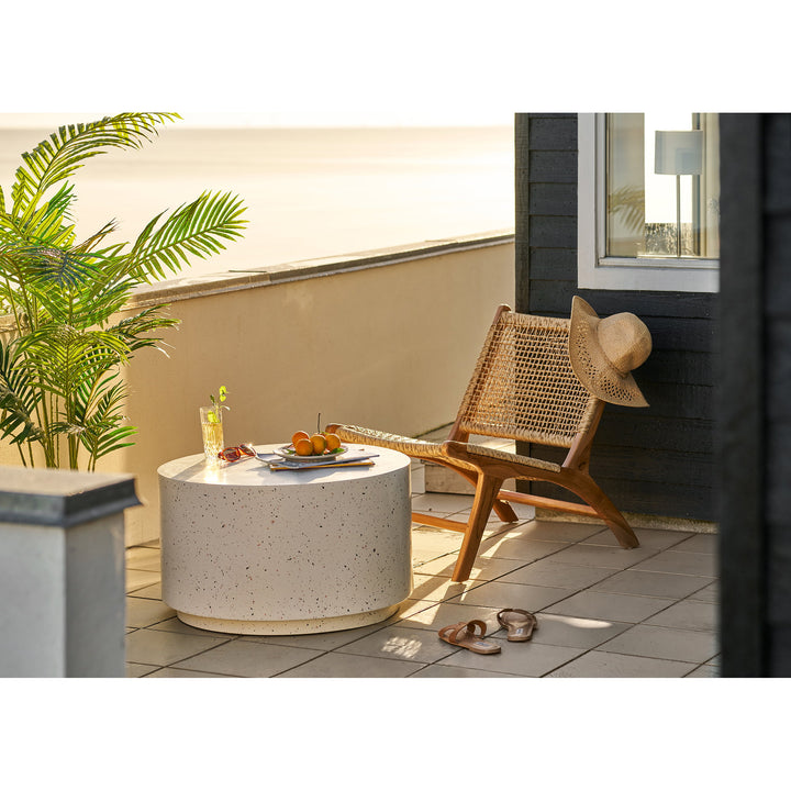 House Nordic Derby loungestol i naturfärgad teak och PE-rattan