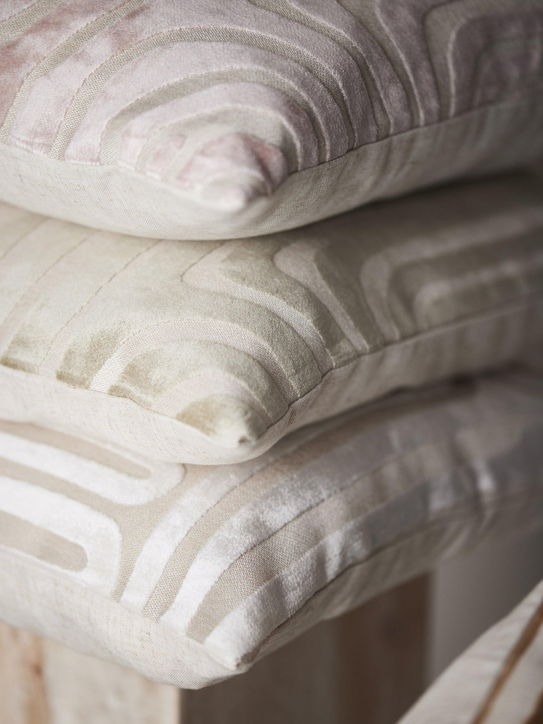 Svanefors Molly kuddfodral mossgrön 45×45 cm – miljöbild