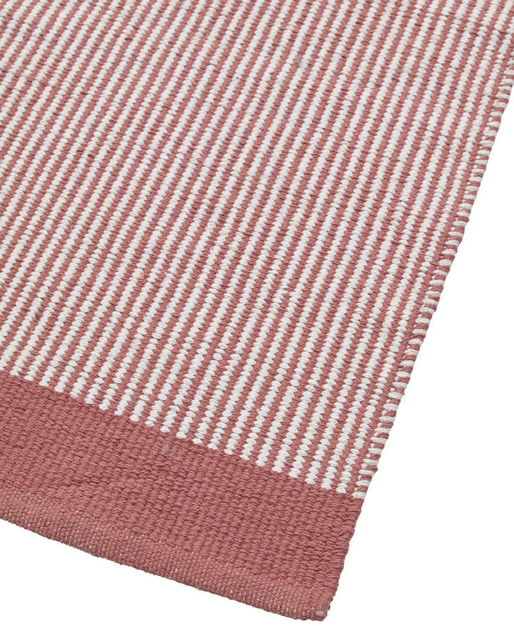 Svanefors Stripe Tæppe
