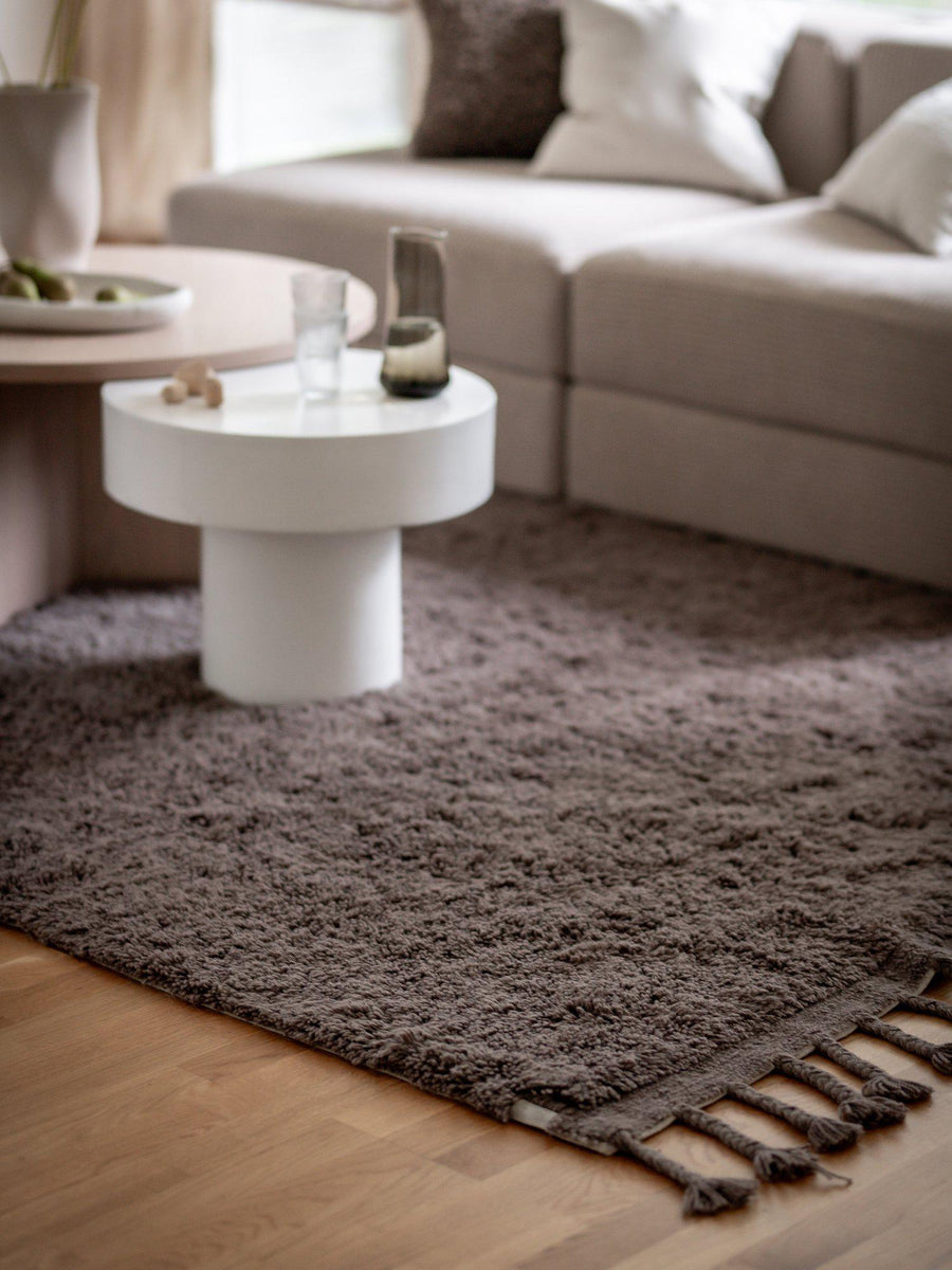 Svanefors Uma ullmatta Nougat 170×240 cm – miljöbild