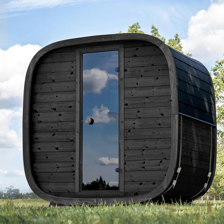 Outdoor sauna in Thermowood Holl&