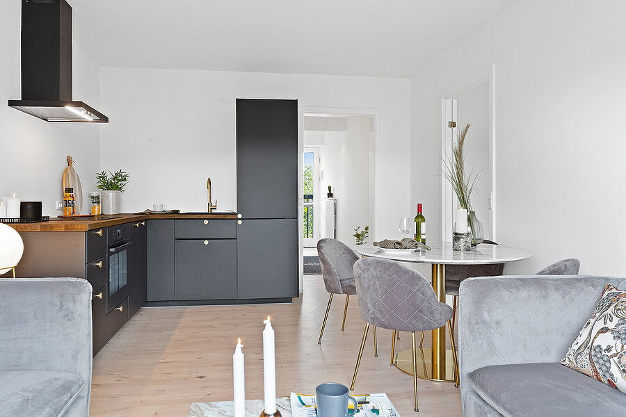 House Nordic Bolzano runt matbord Ø110 cm – vit/mässing