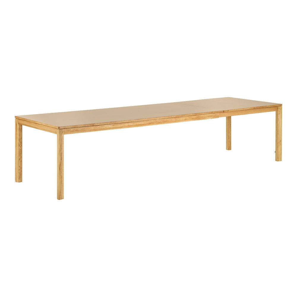 House Nordic Bowen förlängningsbart matbord – natur och mörk sand