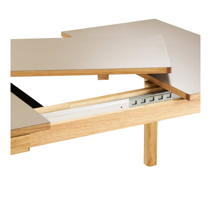 House Nordic Bowen förlängningsbart matbord – natur och mörk sand