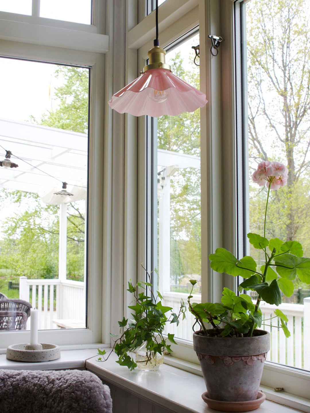 PR Home August Window Lamp