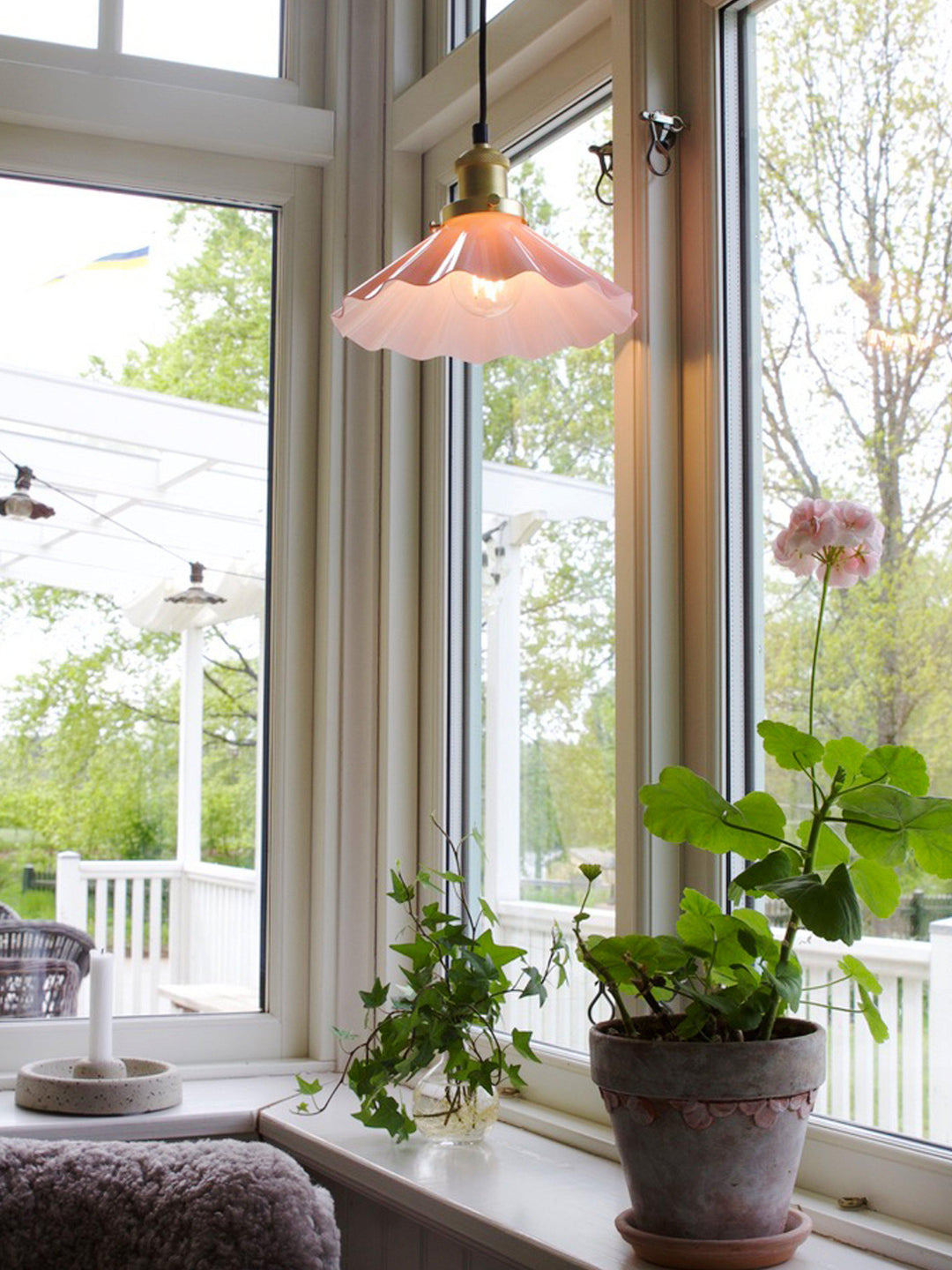 PR Home August Window Lamp