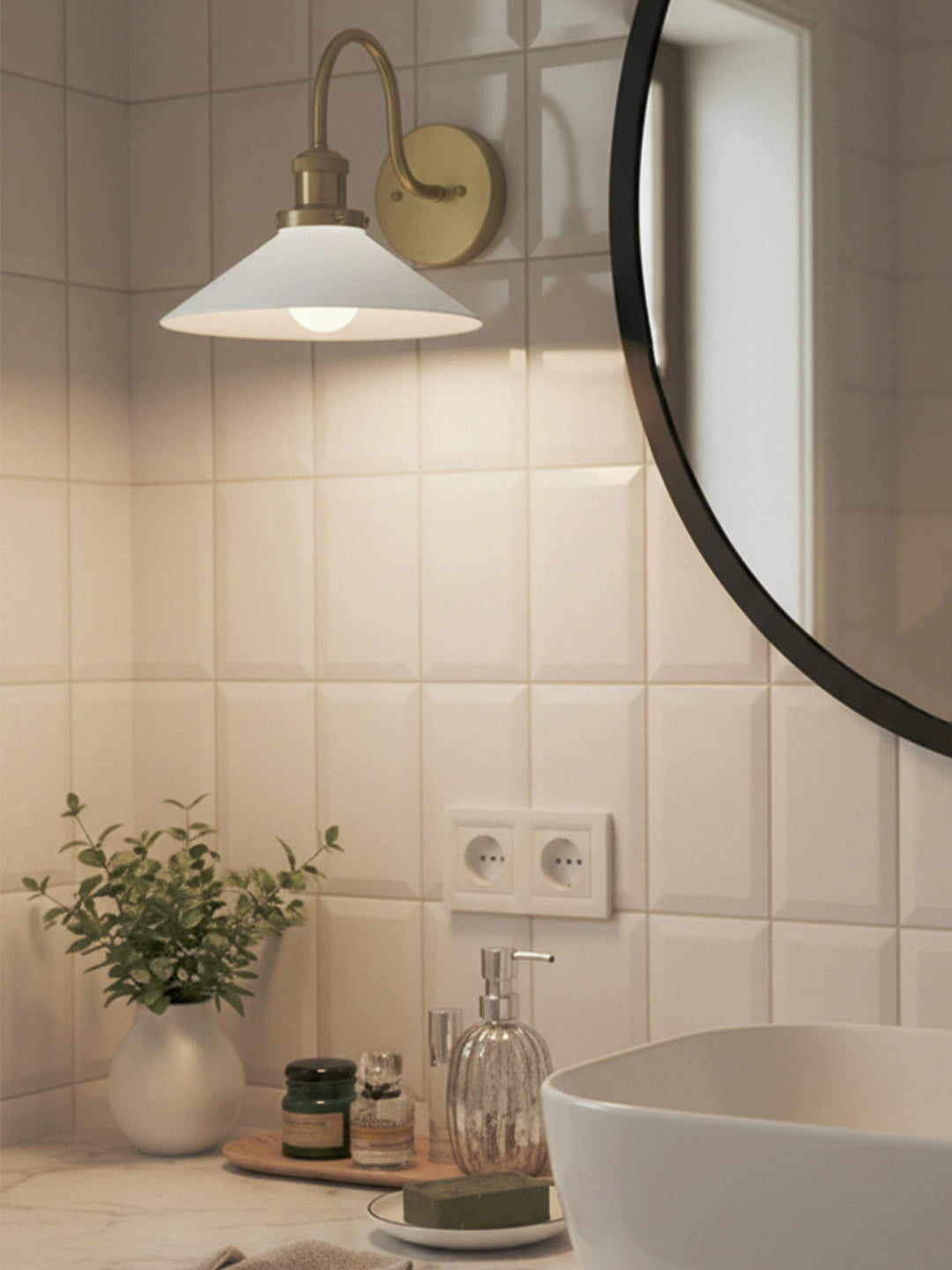 PR Home August VæglampeIP23