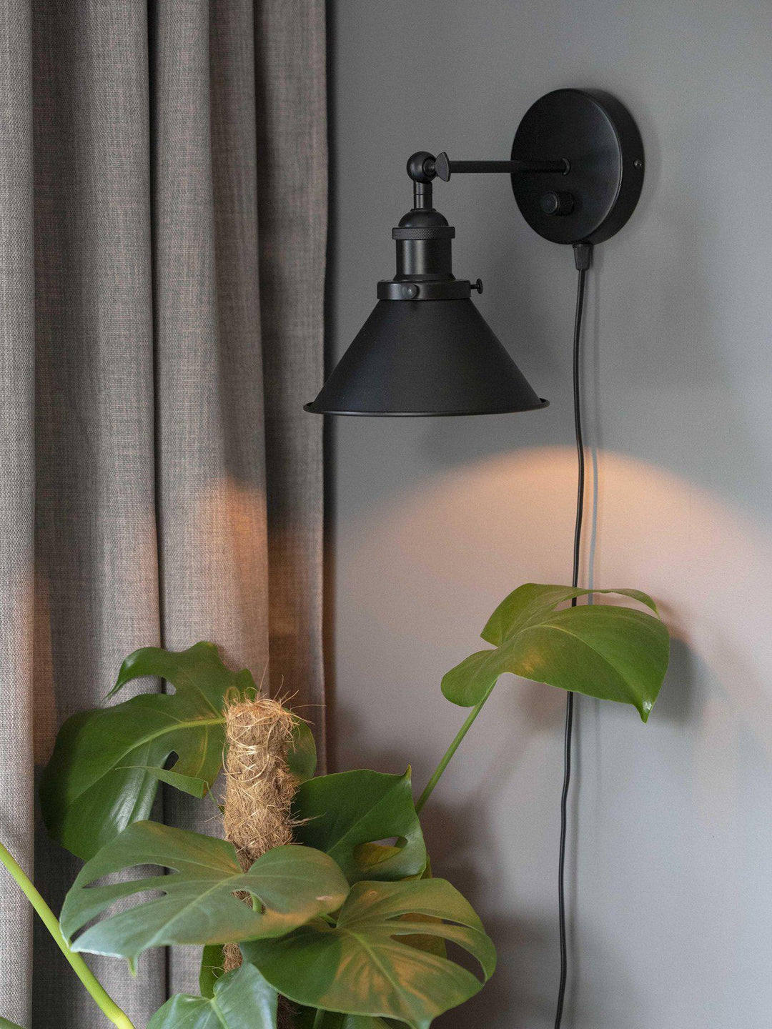PR Home Anton væglampe
