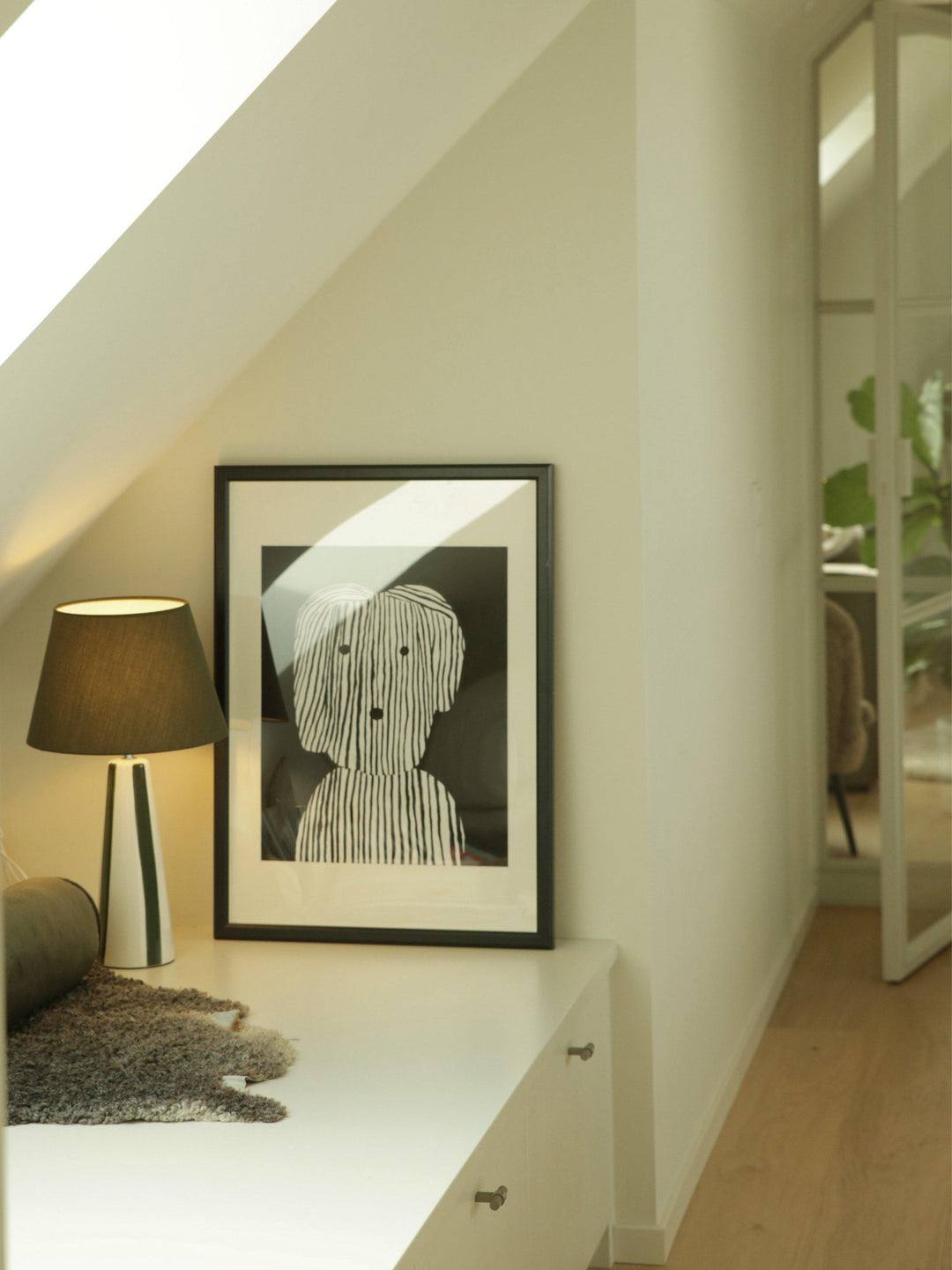 PR Home Leya Table Lamp
