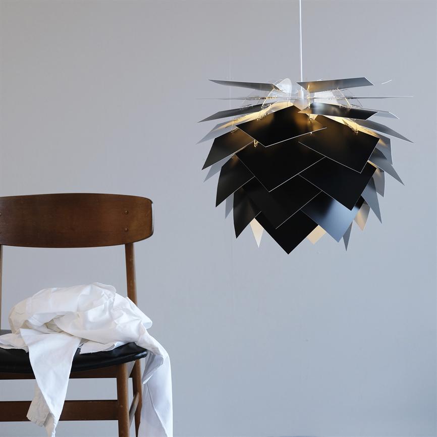 Dyberg Larsen Illumin svart D35 i miljö