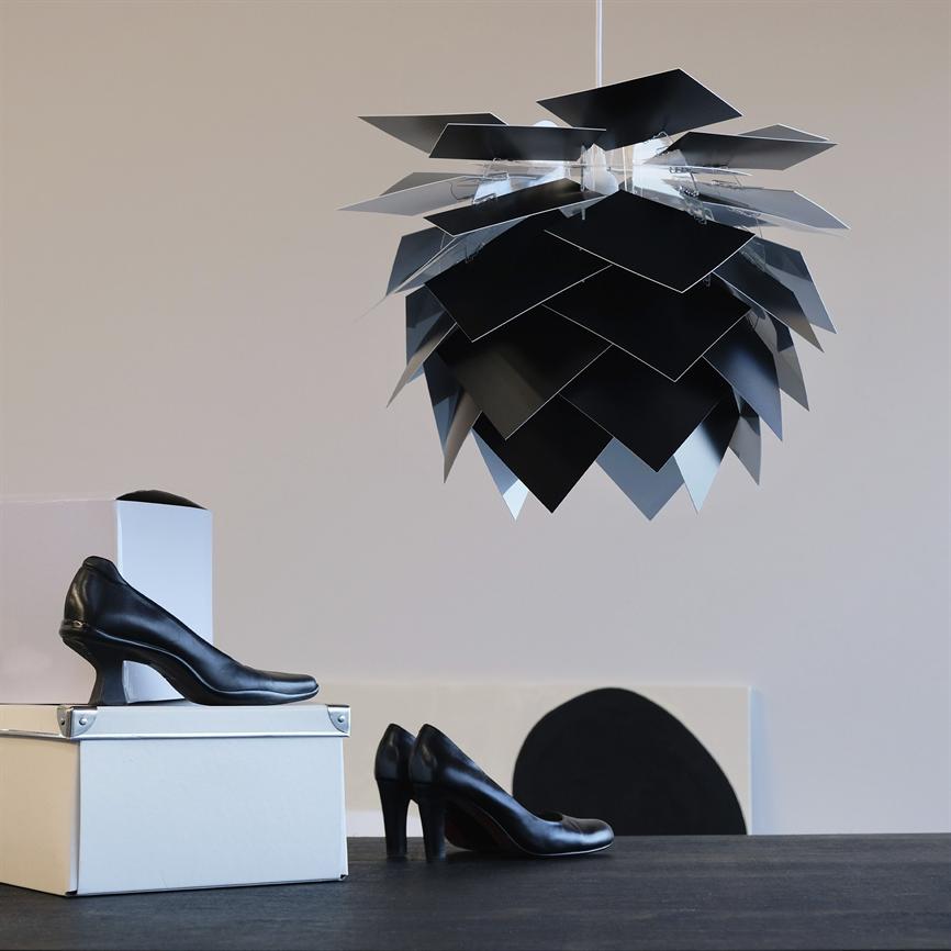Dyberg Larsen Illumin svart D45 i miljö