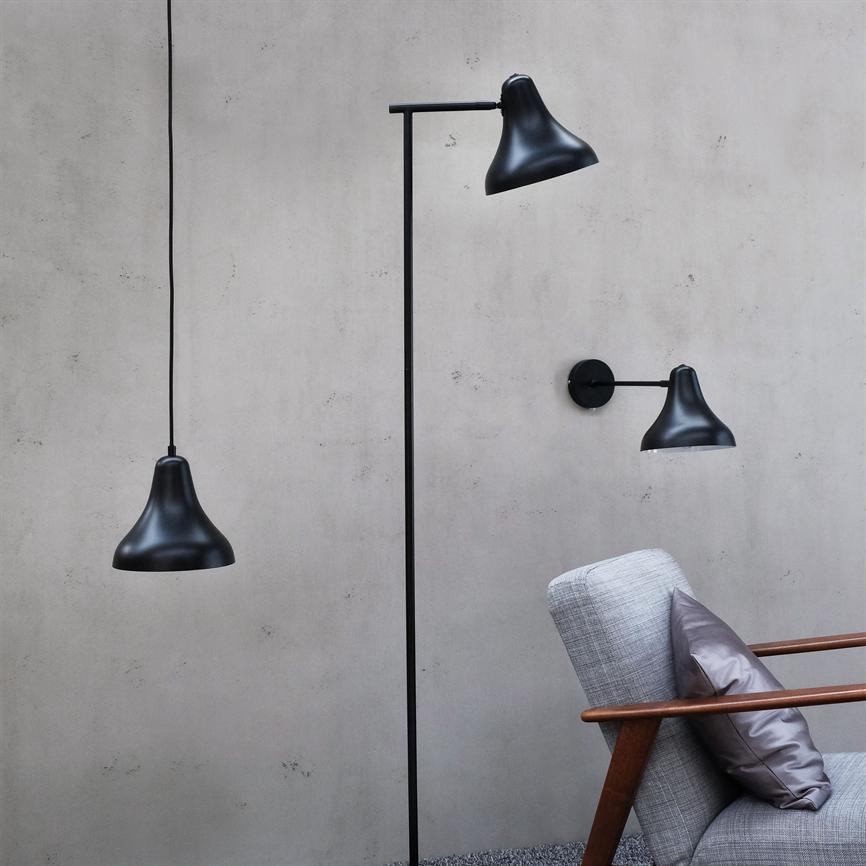 Dyberg Larsen Tokyo vägglampa svart i miljö