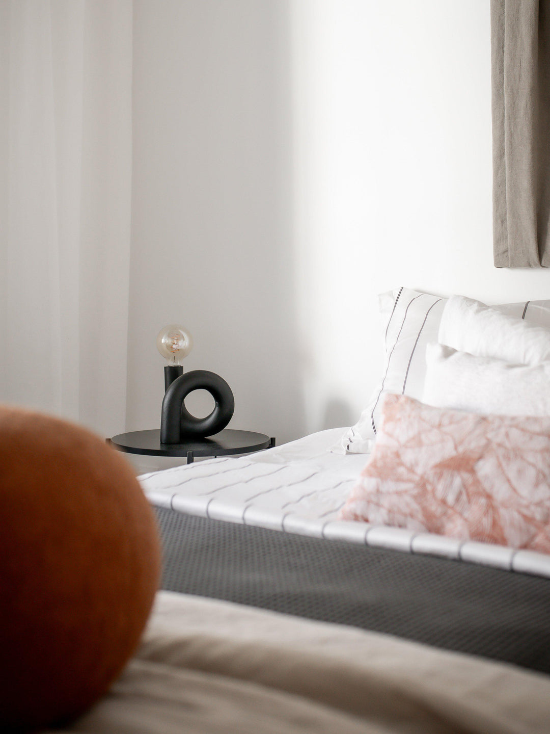 PR Home Notice Swirl lamp base