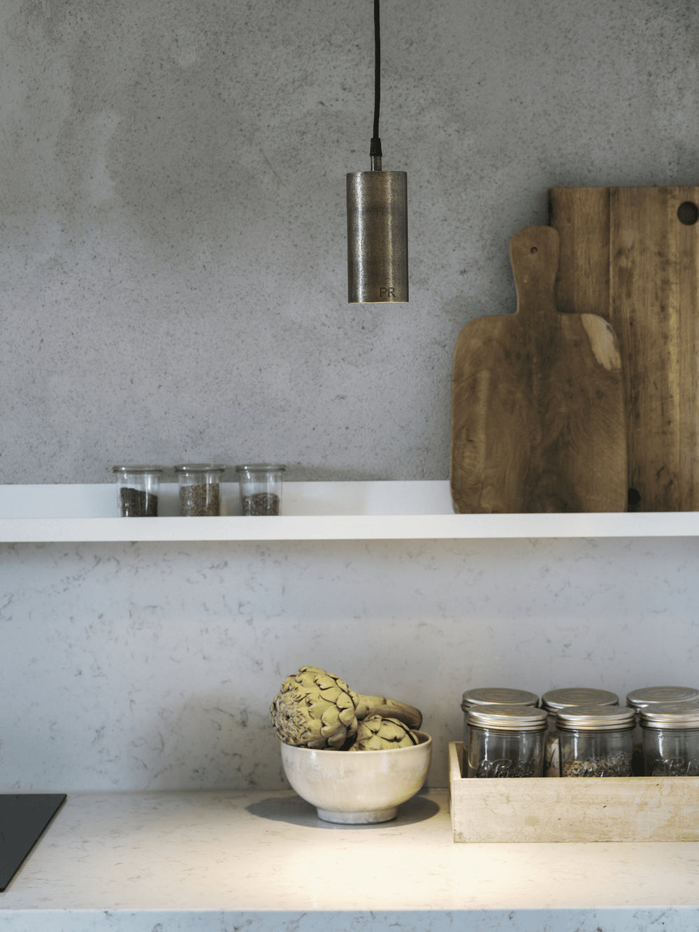 PR Home Ample fönsterlampa 15 cm rustik silver i miljö