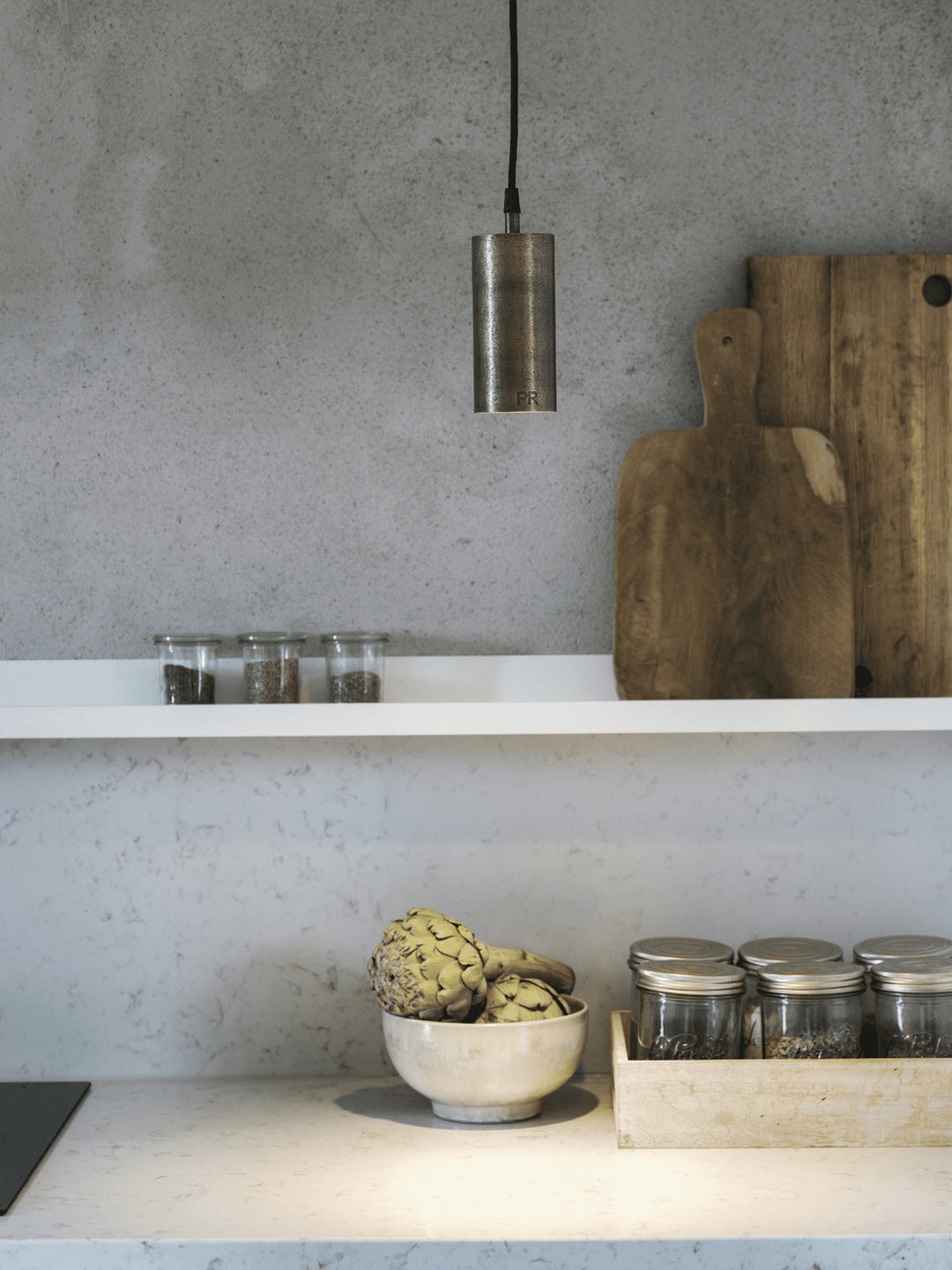 PR Home Ample fönsterlampa 15 cm rustik silver i miljö