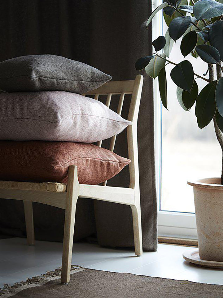 Svanefors Greenwich kuddfodral rost 60×60 cm – miljöbild