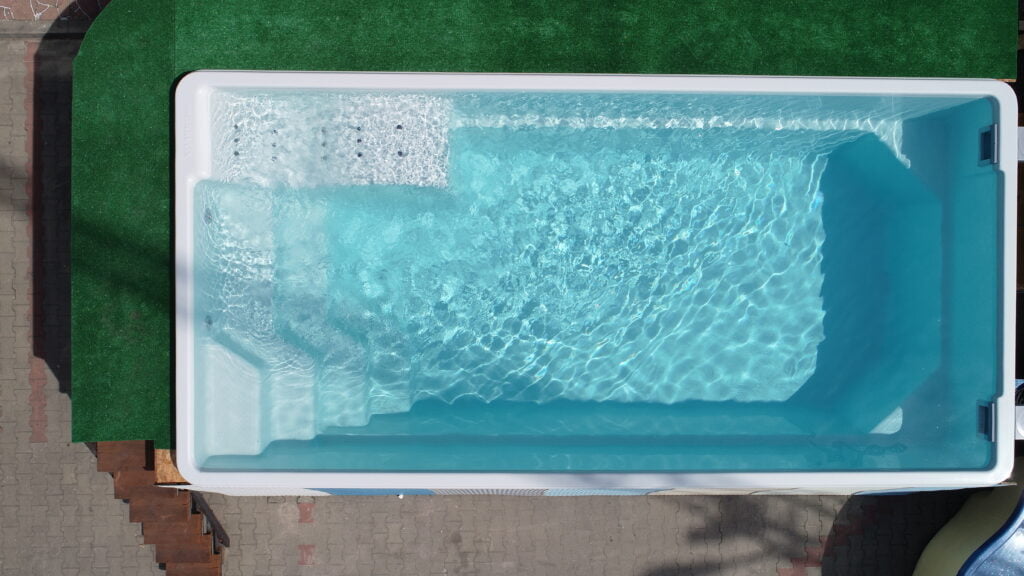 Glasfiberpool Översjön 8,80m x 3,50m x 1,50m