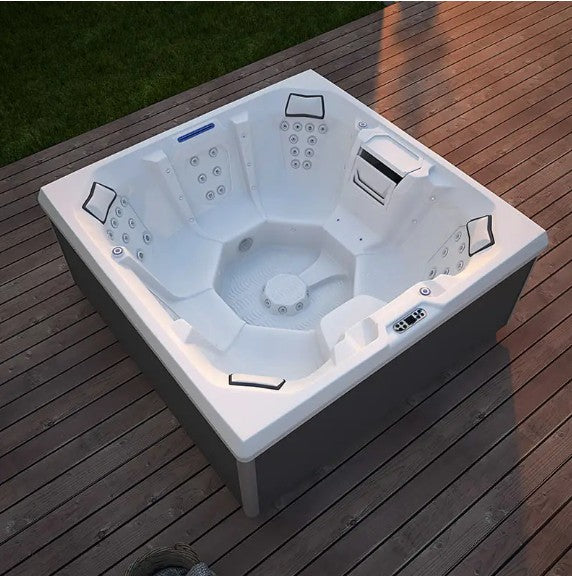 Hot tub Reykjavik