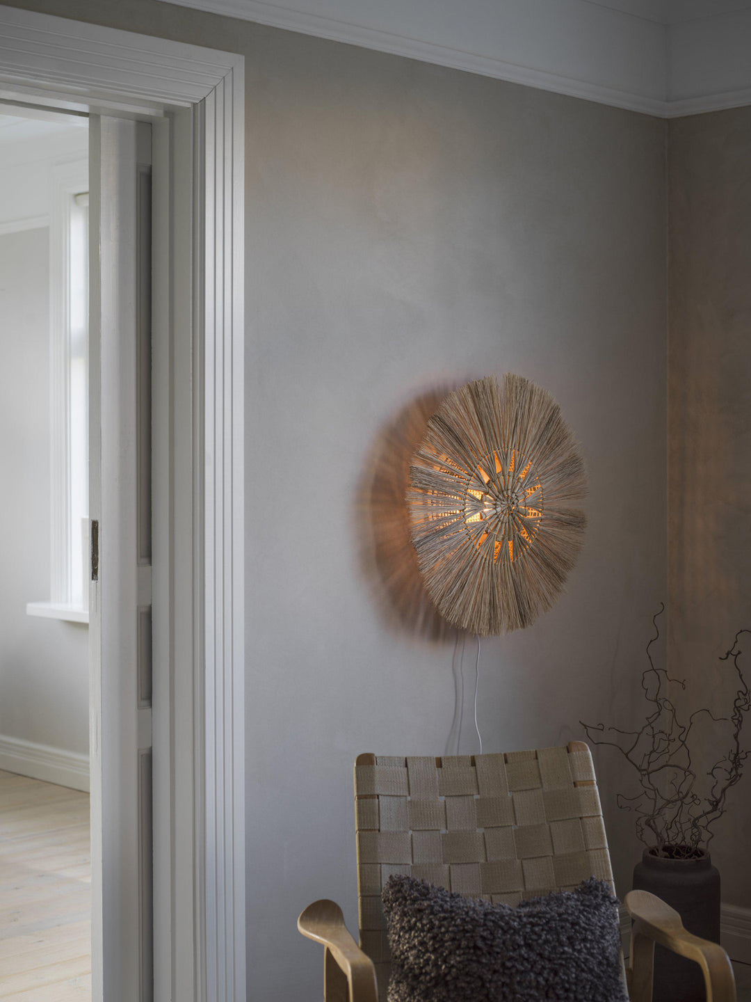 PR Home Amara vägglampa natur 60 cm i miljö