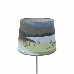 Arvidssons Textil Lampskärm Fjällvandring Grön/Blå / 24 cm SKU ARV-2724-75-24-08 EAN 7394094276391