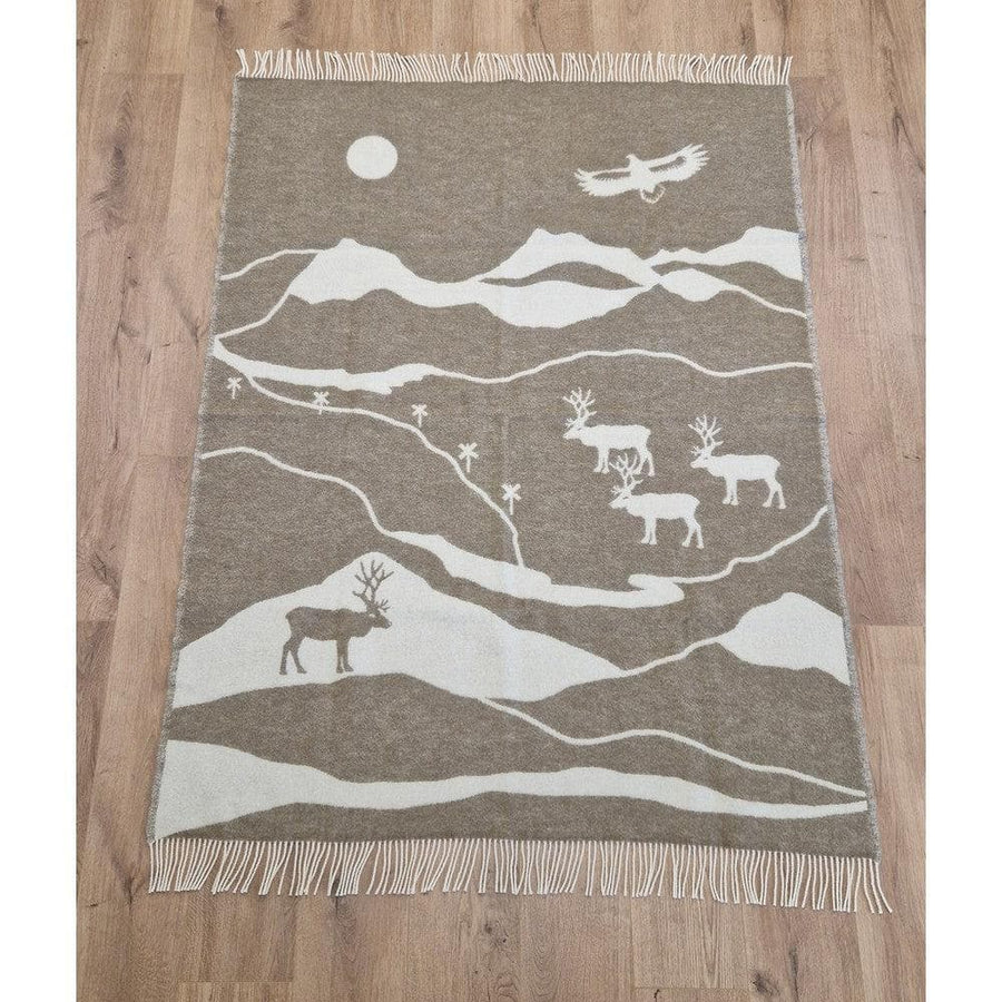 Arvidssons Textil Fjällvandring ullpläd i beige med fjällmotiv