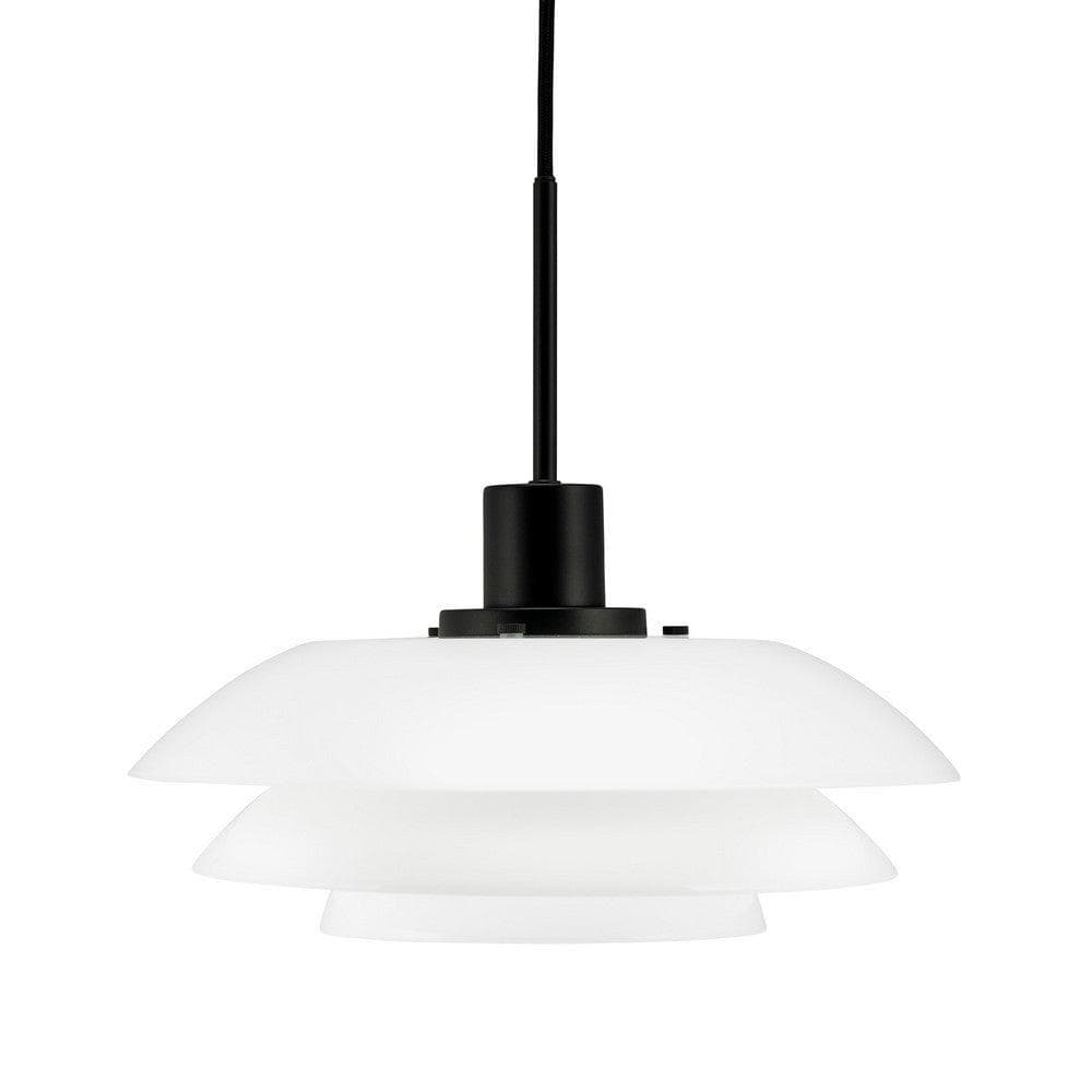 Dyberg Larsen Taklampa DL31 Opal/Svart SKU DYB-8215 EAN 5704709082156