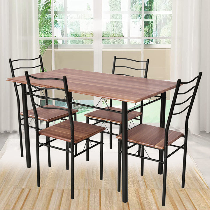 Spisebord med metalstel og 4 stole