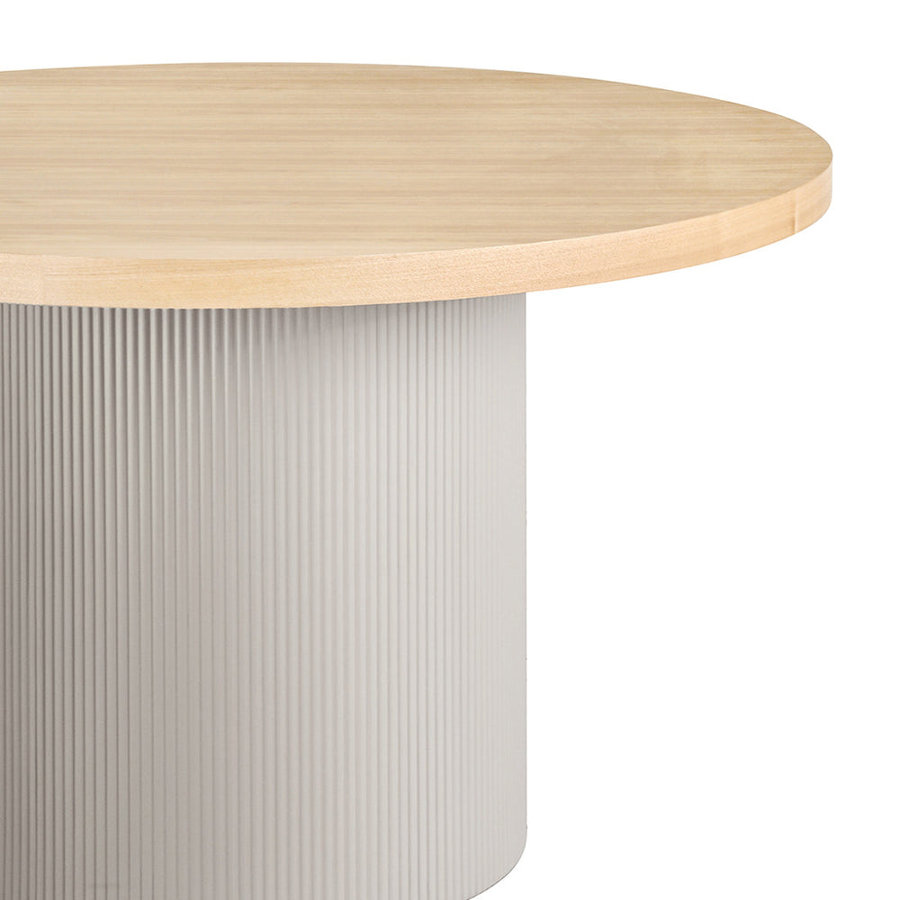 House Nordic Solva runt matbord Ø120 cm – detalj av bordsskiva och fot