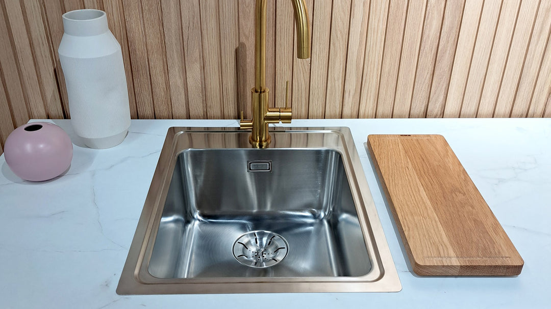 Stala ONE-T34 − ONE sink with a mixer tap area