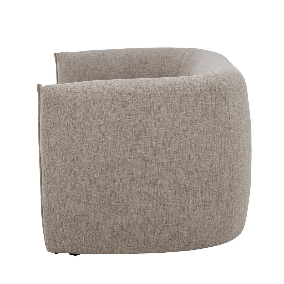 Bloomingville Bacio beige soffa med rundad form – sedd från sidan