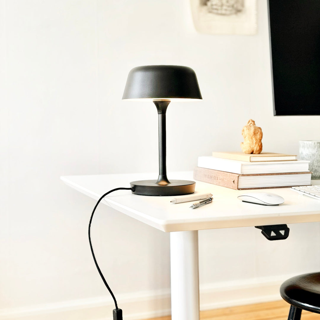 Dyberg Larsen Valencia bordslampa svart – miljöbild