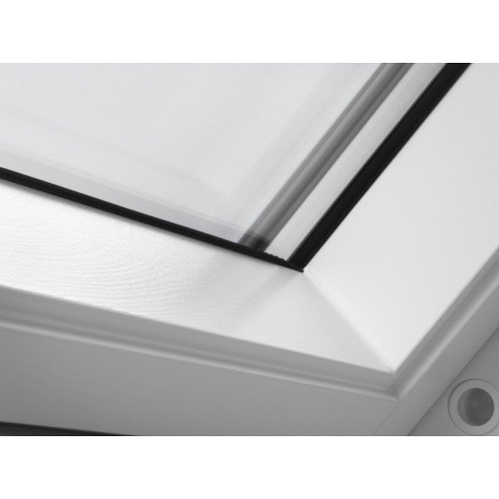 Velux Takfönster Pivåhängd Vitmålad Furu Integra Solar SKU EAN